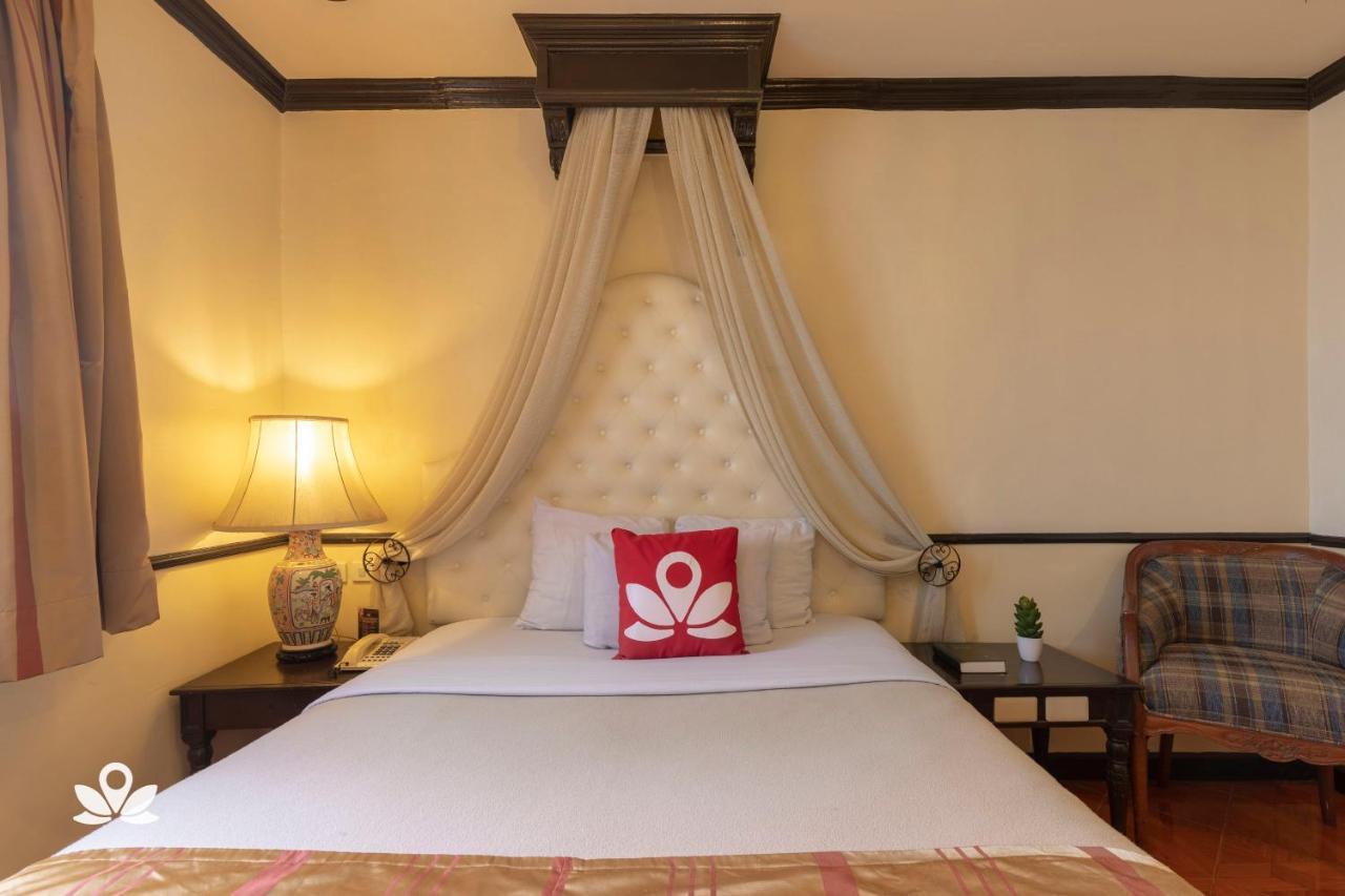 Zen Rooms Camelot Hotel Qc Cidade Quezon Exterior foto
